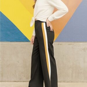 Flying Tomato Black & Gold & white palazzo pants w/ exposed rear zipper. Sz M